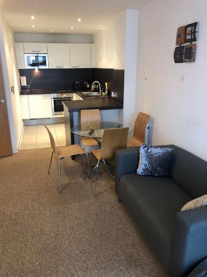 Lovely Serviced Apartment 2Min 2 City Center Манчестер Экстерьер фото